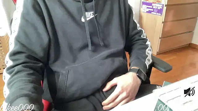 lukee000 online show from January 19, 2026, 1:15 pm