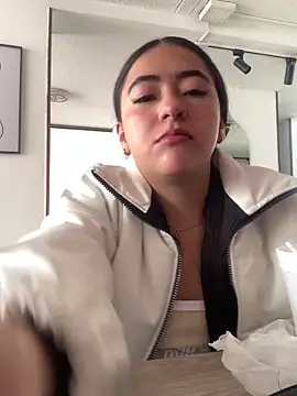 Snapshot of AuroraJohns_Pink chatting on February 9, 2026, 3:54 pm AuroraJohns Pink online show from February 9, 2026, 3:54 pm