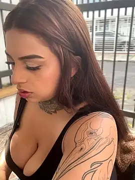 EmilyMoore Pink online show from February 2, 2026, 9:47 pm