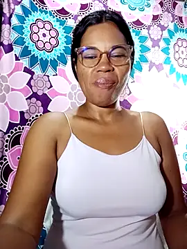 Snapshot of Yandris_1212 chatting on April 28, 2026, 1:04 pm Yandris 1212 online show from April 28, 2026, 1:04 pm