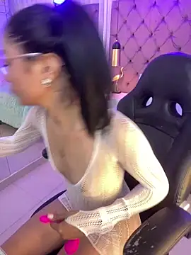 Auri   online show from March 19, 2026, 7:36 pm