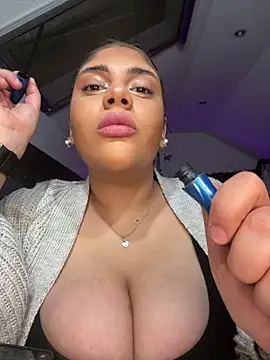 Snapshot of MinaKhalina chatting on February 22, 2026, 11:50 pm MinaKhalina online show from February 22, 2026, 11:50 pm