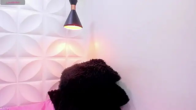 zaira skinny online show from May 23, 2026, 4:22 am