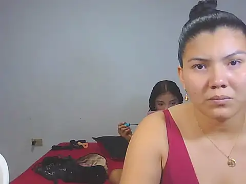 Snapshot of Helena-Paola chatting on February 5, 2026, 3:13 am Helena-Paola online show from February 5, 2026, 3:13 am