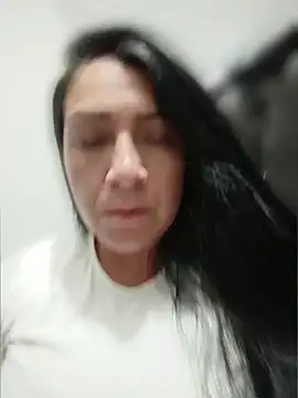 Katysaez online show from June 4, 2026, 5:12 am