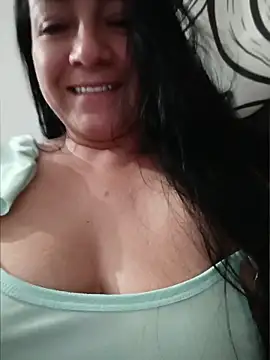 Katysaez online show from May 14, 2026, 5:04 am