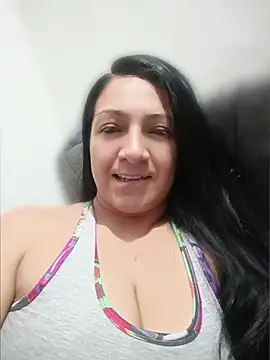 Katysaez online show from May 21, 2026, 4:43 am