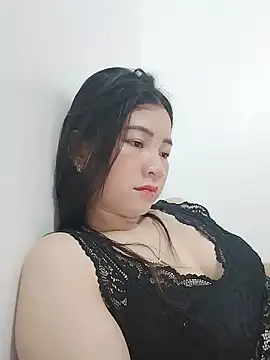 Snapshot of LoveLillyy69 chatting on June 6, 2026, 2:11 pm LoveLillyy69 online show from June 6, 2026, 2:11 pm