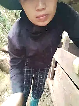 Snapshot of lia-coy chatting on February 14, 2026, 4:13 am lia-coy online show from February 14, 2026, 4:13 am