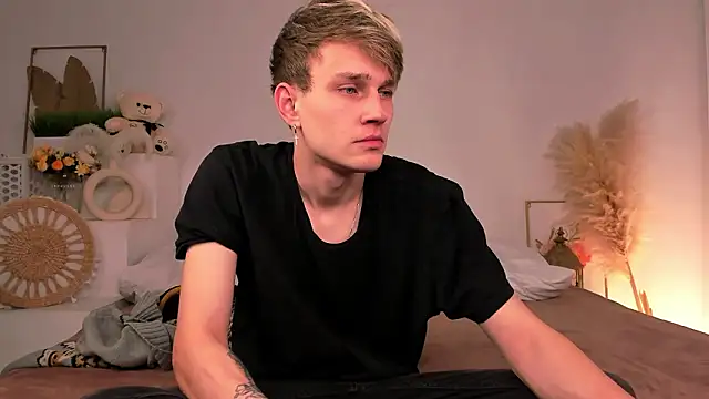 Snapshot of Volan_Starts chatting on February 26, 2026, 12:05 pm Volan Starts online show from February 26, 2026, 12:05 pm