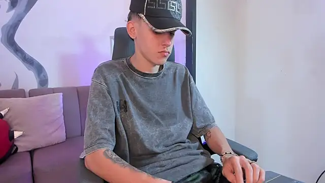 mikebenefleck 01 online show from January 17, 2026, 12:42 pm