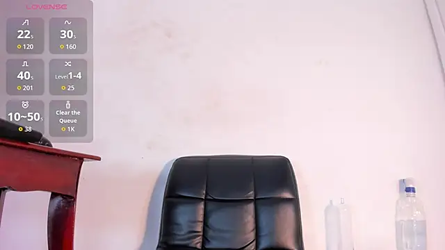 naughtylizeth  online show from April 7, 2026, 8:43 pm