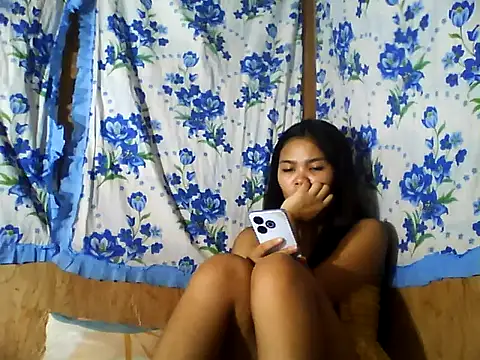 Snapshot of PinaySkinnyJust18 chatting on July 5, 2026, 4:19 am PinaySkinnyJust18 online show from July 5, 2026, 4:19 am