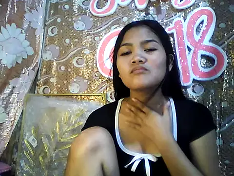 Snapshot of PinaySkinnyJust18 chatting on February 19, 2026, 10:12 am PinaySkinnyJust18 online show from February 19, 2026, 10:12 am