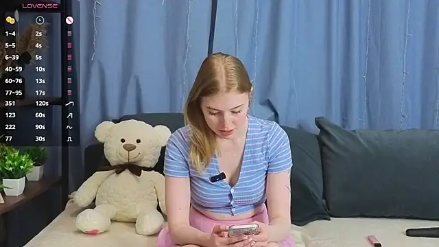 LanaRoxxy online show from March 19, 2026, 12:38 pm