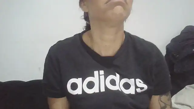 Snapshot of Dolcezzastella chatting on February 19, 2026, 7:38 am Dolcezzastella online show from February 19, 2026, 7:38 am