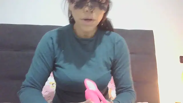 Snapshot of Dolcezzastella chatting on February 12, 2026, 7:52 am Dolcezzastella online show from February 12, 2026, 7:52 am