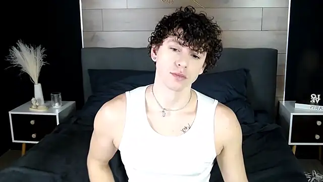 Snapshot of TylerGibson chatting on February 6, 2026, 4:08 am TylerGibson online show from February 6, 2026, 4:08 am