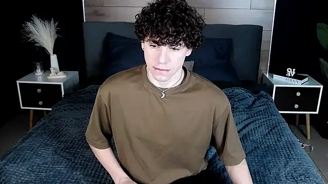 Snapshot of TylerGibson chatting on February 21, 2026, 3:41 am TylerGibson online show from February 21, 2026, 3:41 am