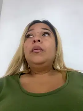 veronica414 online show from April 14, 2026, 12:32 pm