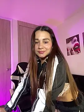 saray mendozaa online show from June 5, 2026, 11:21 pm