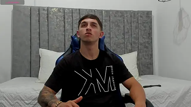 Calvin Hunter online show from April 1, 2026, 3:08 am