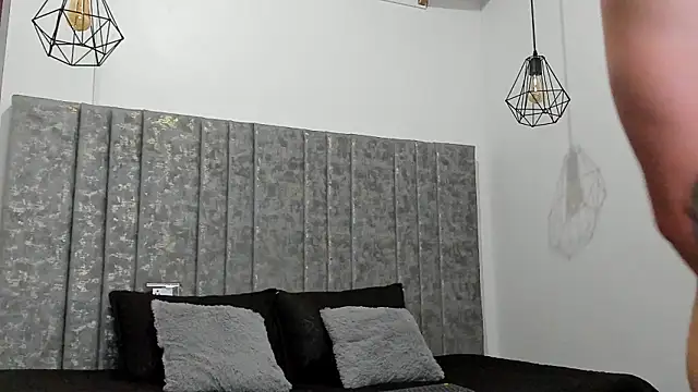 Calvin Hunter online show from February 19, 2026, 11:01 pm