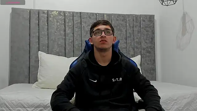 Calvin Hunter online show from April 2, 2026, 3:02 am