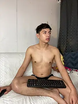 Caydensmit online show from March 1, 2026, 4:01 am