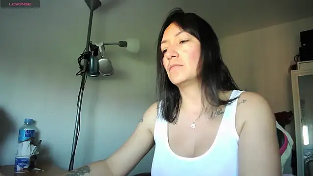 Snapshot of Yulian_Milf chatting on April 26, 2026, 8:00 am Yulian Milf online show from April 26, 2026, 8:00 am