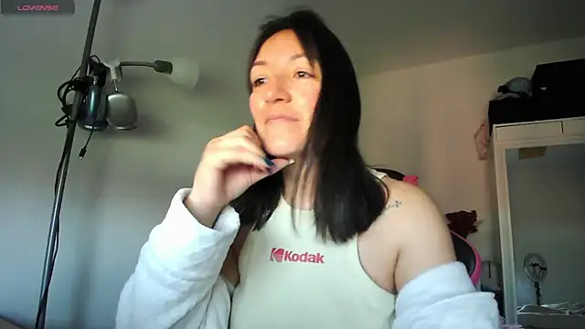 Snapshot of Yulian_Milf chatting on April 25, 2026, 8:06 am Yulian Milf online show from April 25, 2026, 8:06 am