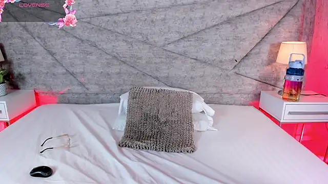 RousSweet- online show from April 14, 2026, 10:04 pm