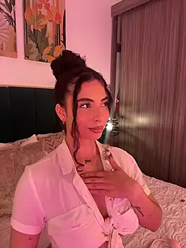 Snapshot of IrinaBlanc chatting on February 9, 2026, 1:14 am IrinaBlanc online show from February 9, 2026, 1:14 am