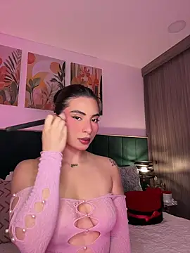 Snapshot of IrinaBlanc chatting on July 16, 2026, 10:40 pm IrinaBlanc online show from July 16, 2026, 10:40 pm