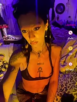 Snapshot of luxxlola chatting on June 2, 2026, 5:18 am luxxlola online show from June 2, 2026, 5:18 am