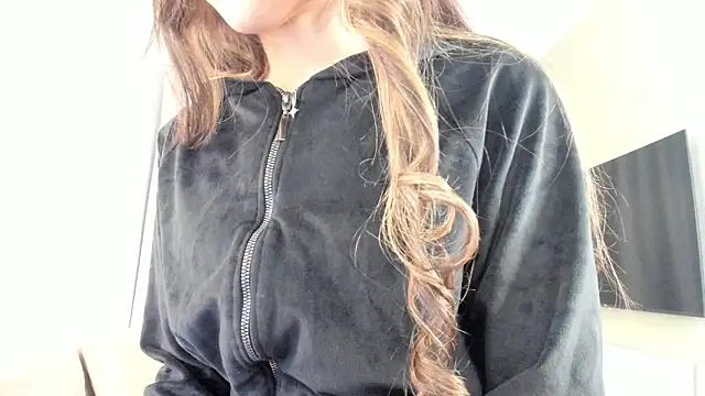 Snapshot of TreasaCrebs chatting on February 8, 2026, 6:38 pm TreasaCrebs online show from February 8, 2026, 6:38 pm