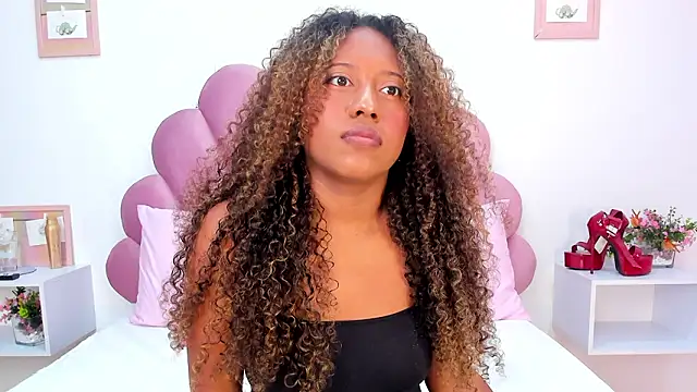 Snapshot of Ms_zozi_ chatting on February 2, 2026, 1:32 pm Ms zozi online show from February 2, 2026, 1:32 pm