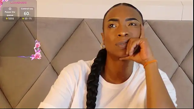 JadaMillss online show from February 12, 2026, 1:44 pm