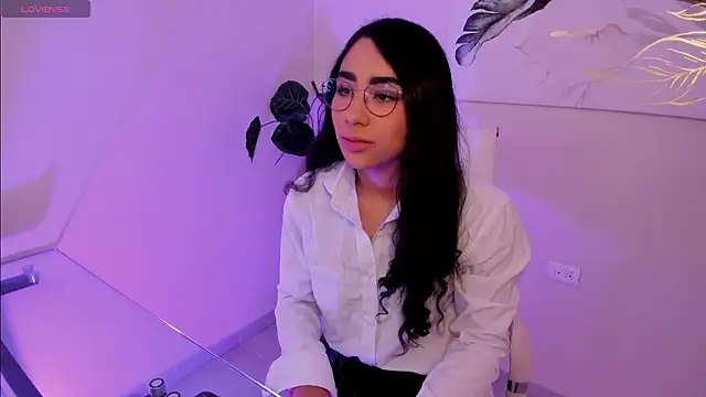 Snapshot of scarlett25__ chatting on February 7, 2026, 12:35 pm scarlett25 online show from February 7, 2026, 12:35 pm