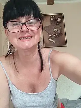 Snapshot of AliceSwan57 chatting on June 2, 2026, 6:46 am AliceSwan57 online show from June 2, 2026, 6:46 am