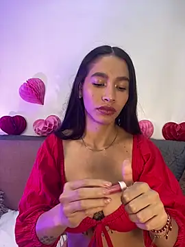 JuliaaVega online show from February 11, 2026, 12:05 pm