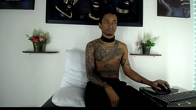 Tatoo Noah online show from February 25, 2026, 1:11 pm