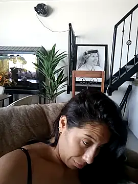 LizaLorini online show from April 19, 2026, 8:55 pm