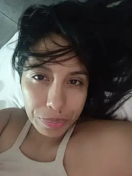 Snapshot of LizaLorini chatting on July 1, 2026, 12:00 am LizaLorini online show from July 1, 2026, 12:00 am