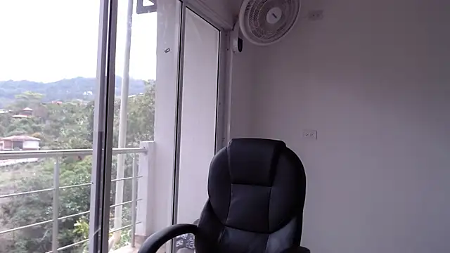 Snapshot of Yigolo__ chatting on February 13, 2026, 4:40 pm Yigolo online show from February 13, 2026, 4:40 pm