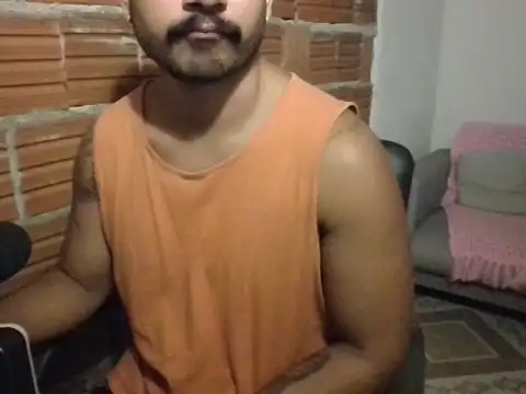 Snapshot of moreno18rn chatting on April 14, 2026, 11:15 am moreno18rn online show from April 14, 2026, 11:15 am