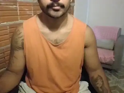 Snapshot of moreno18rn chatting on April 15, 2026, 11:27 am moreno18rn online show from April 15, 2026, 11:27 am