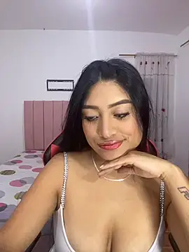 GabrielaZuluaga online show from February 3, 2026, 4:10 am