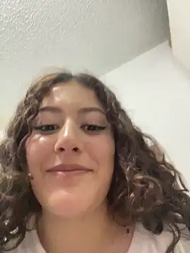 Snapshot of lizzy_luminair chatting on March 3, 2026, 3:24 am lizzy luminair online show from March 3, 2026, 3:24 am