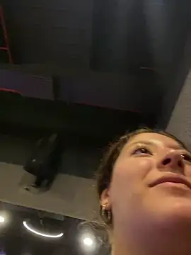 Snapshot of lizzy_luminair chatting on February 4, 2026, 2:12 pm lizzy luminair online show from February 4, 2026, 2:12 pm